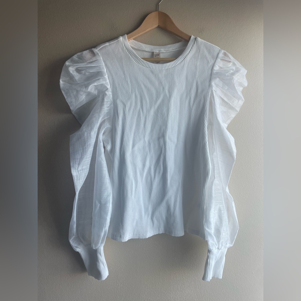 New Anthropologie  Dolan Women Crew Neck White Puff Shoulder Shirt Medium